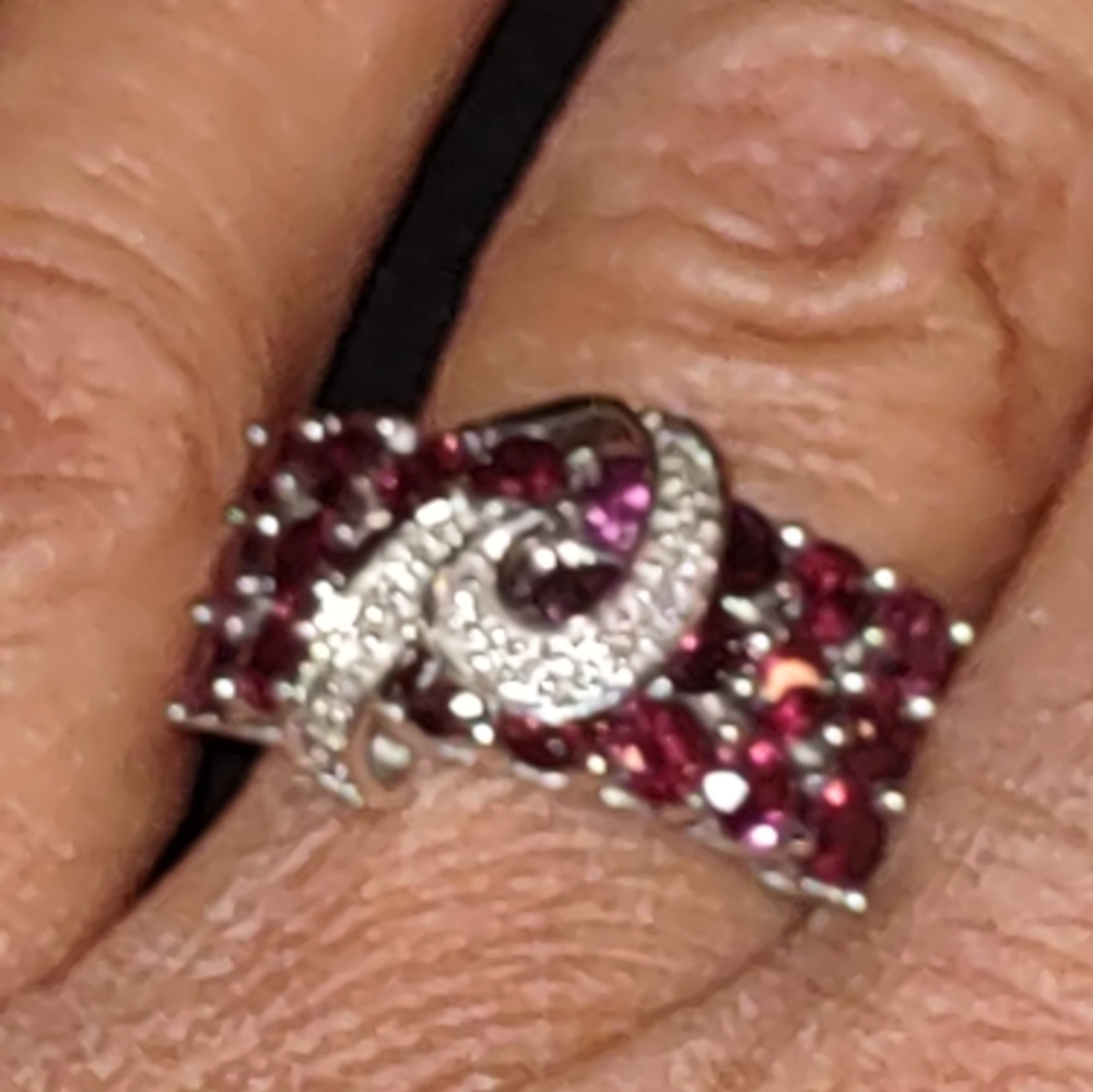 STUNNING custom made pink sapphire and diamond 14 carat white gold ring
